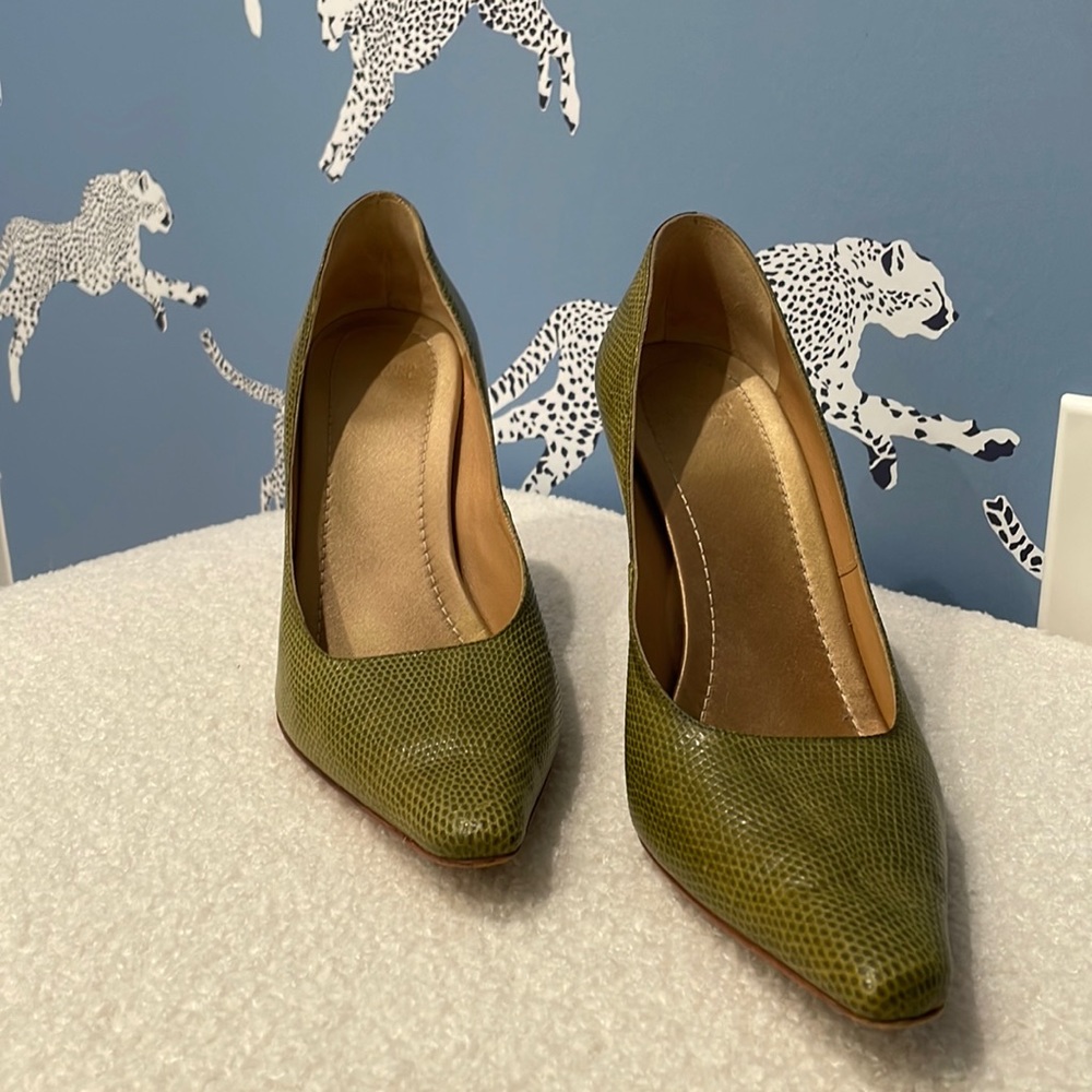 Authentic vintage Valentino Pumps